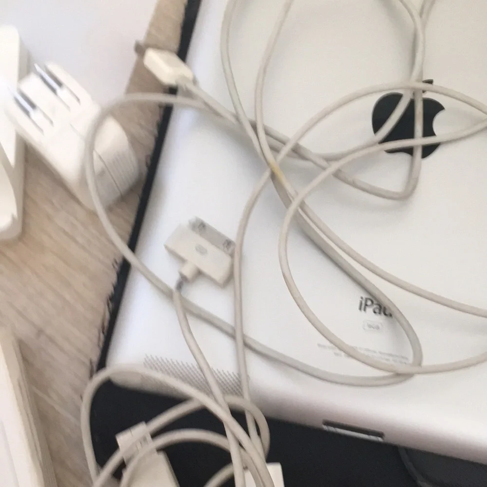 Apple I pad 16G 3G and accessories